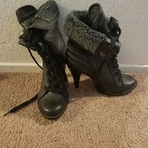 Heeled boots